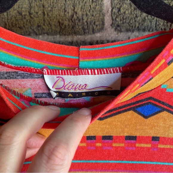 Vintage Geometric T~shirt - Picture 3 of 5